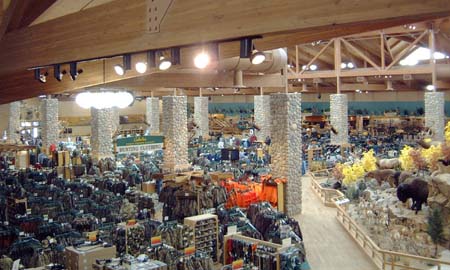 Cabela's - Dundee, MI - Shop floor