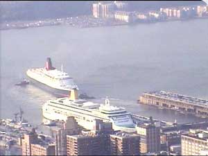 QE2 on her way  17.01 EST