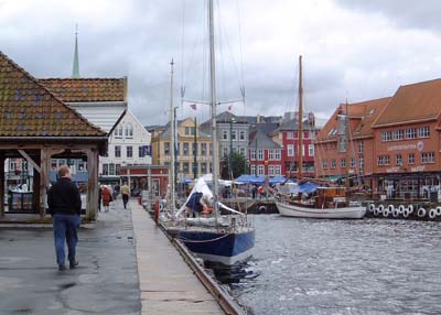 Bergen - Dave walking towards Torget
