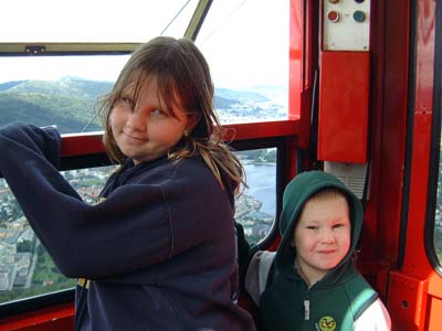 Bergen - Beverley & Howard in the cable car