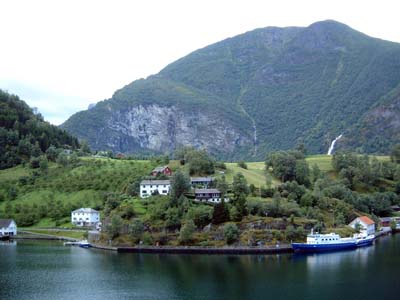 Fl&aring;m