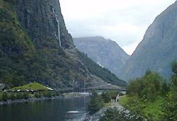 N&aelig;r&oslash;y River - [Viking Restaurant to the left]